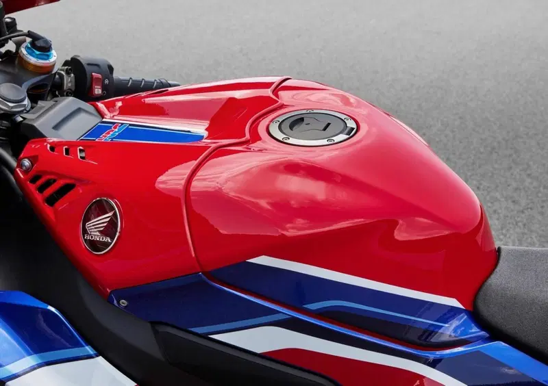 Honda CBR 1000 RR CBR 1000 RR-R Fireblade SP Carbon (2021) (10)