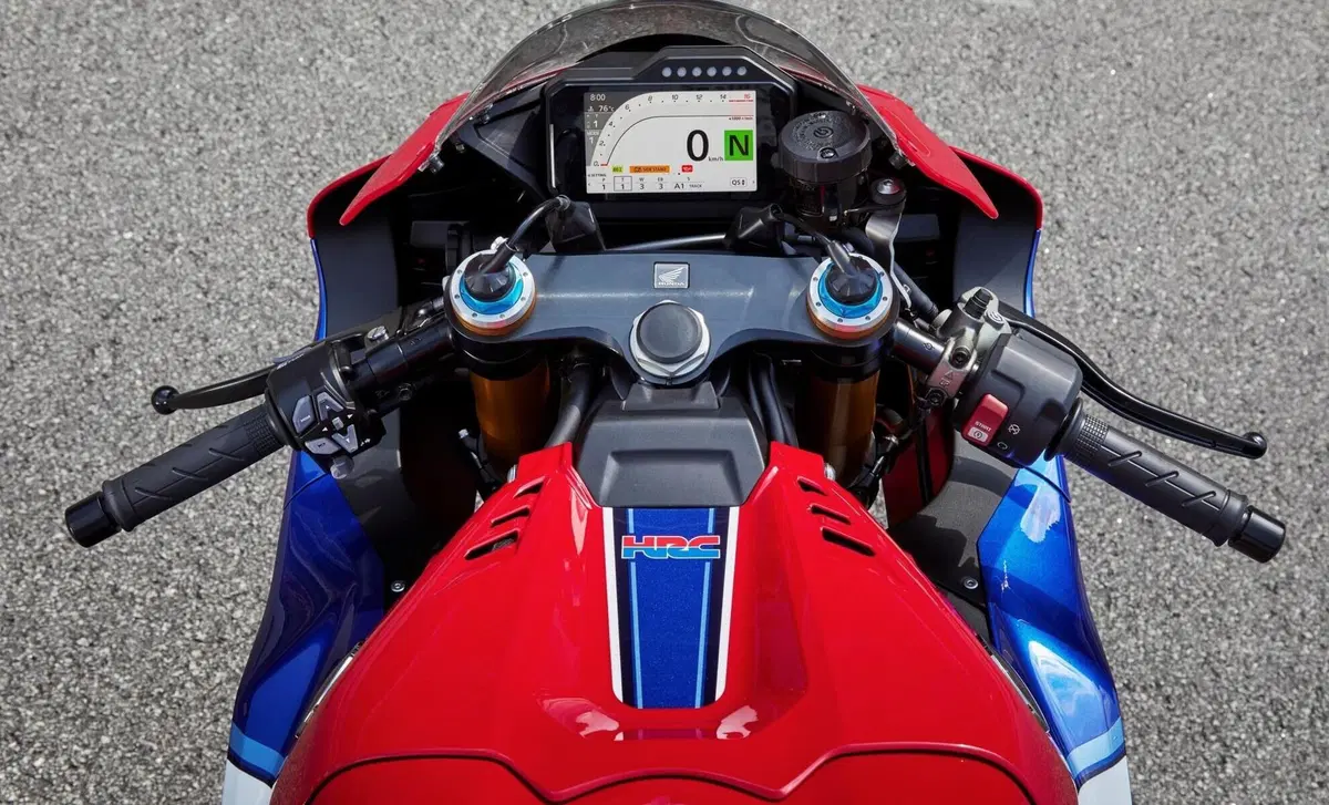 Honda CBR 1000 RR CBR 1000 RR-R Fireblade SP Carbon (2021) (13)