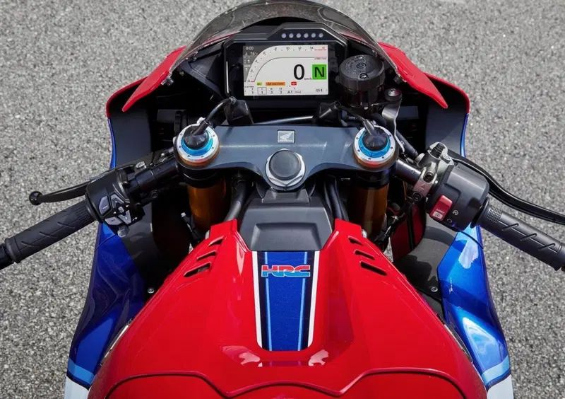 Honda CBR 1000 RR CBR 1000 RR-R Fireblade SP Carbon (2021) (13)