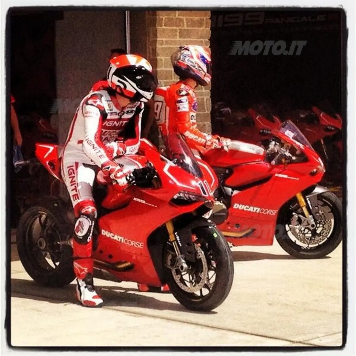 Nicky Hayden e Ben Spies in pista ad Austin con la Ducati 1199 Panigale R (5)