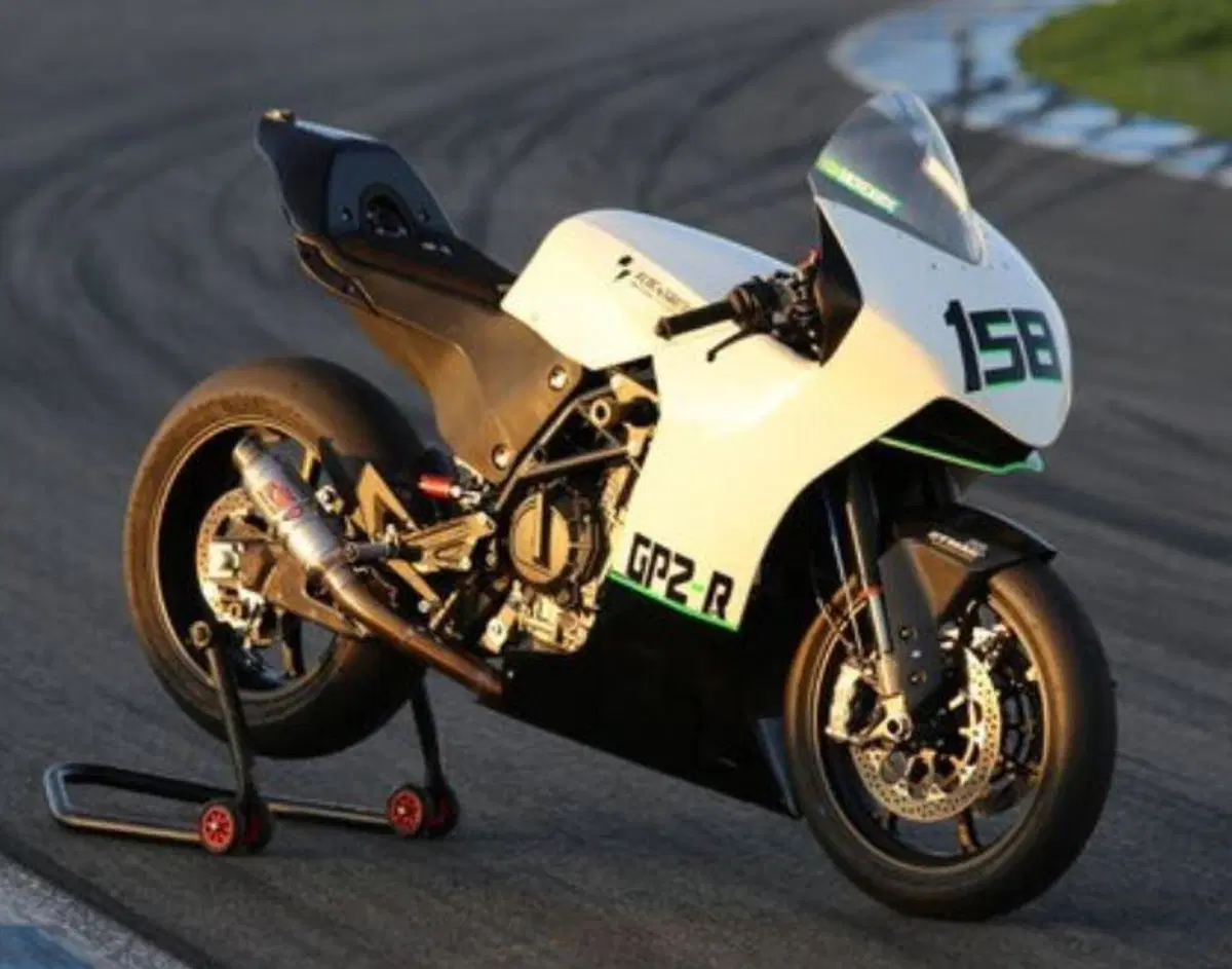 KTM sta lavorando a una RC 890R? Foto spia