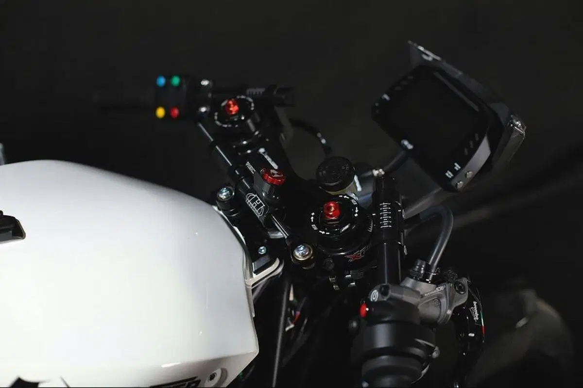 KTM sta lavorando a una RC 890R? Foto spia (7)