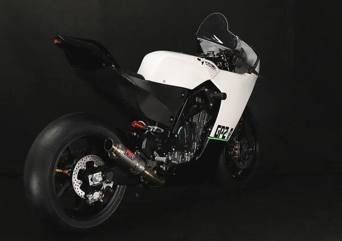 KTM sta lavorando a una RC 890R? Foto spia (5)