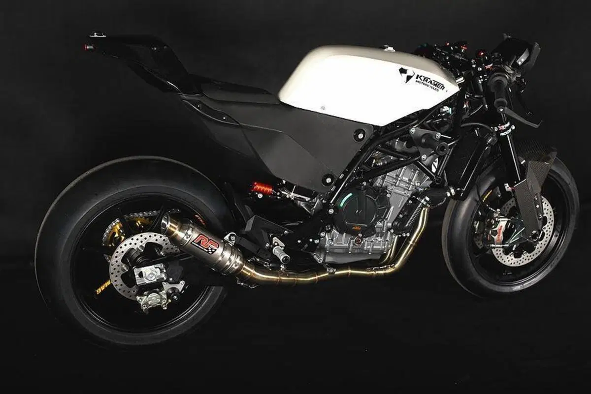 KTM sta lavorando a una RC 890R? Foto spia (9)