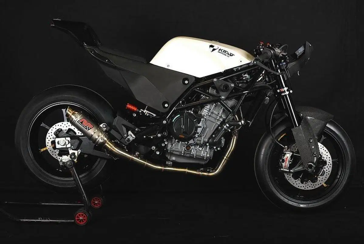 KTM sta lavorando a una RC 890R? Foto spia (8)