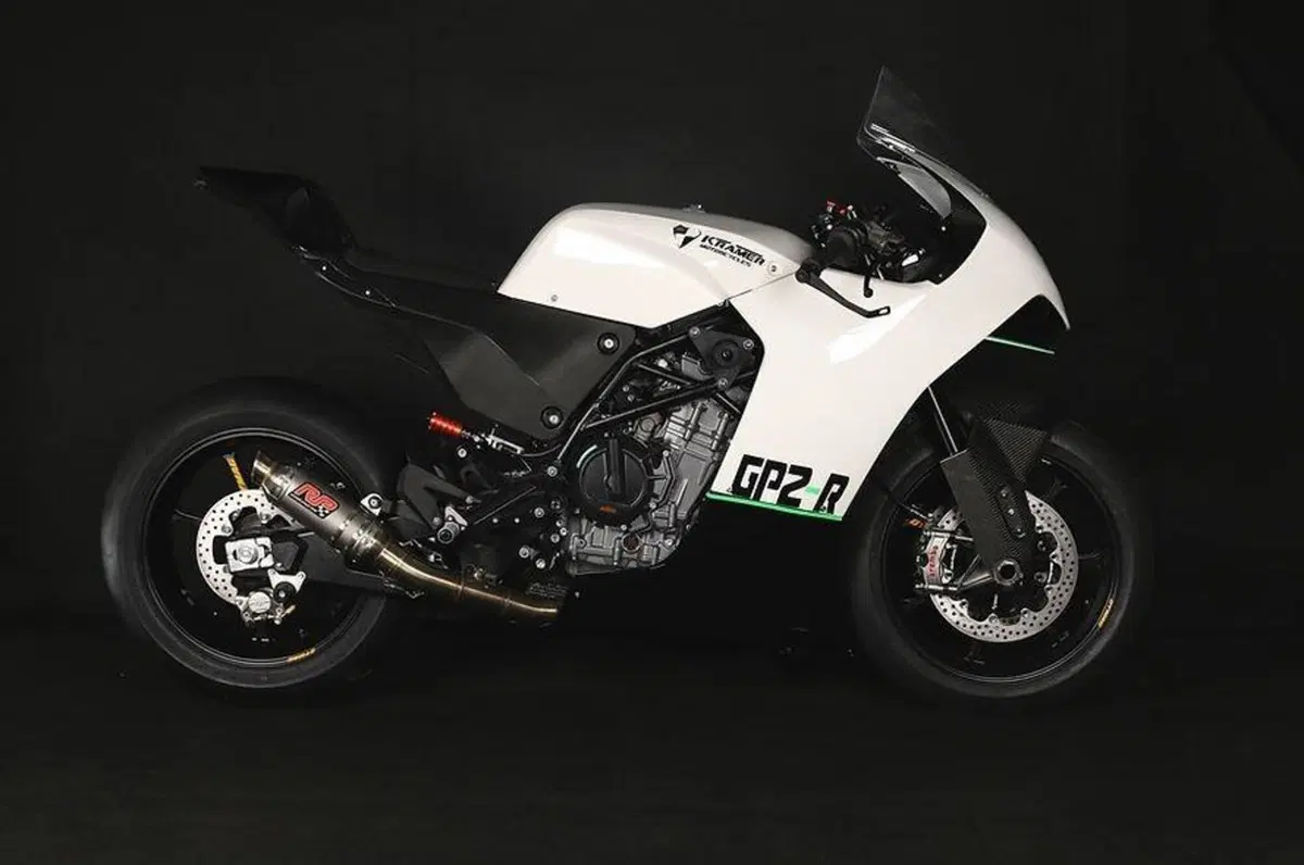 KTM sta lavorando a una RC 890R? Foto spia (2)