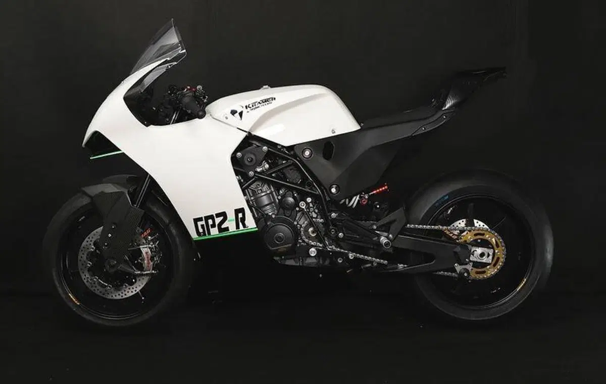 KTM sta lavorando a una RC 890R? Foto spia (3)