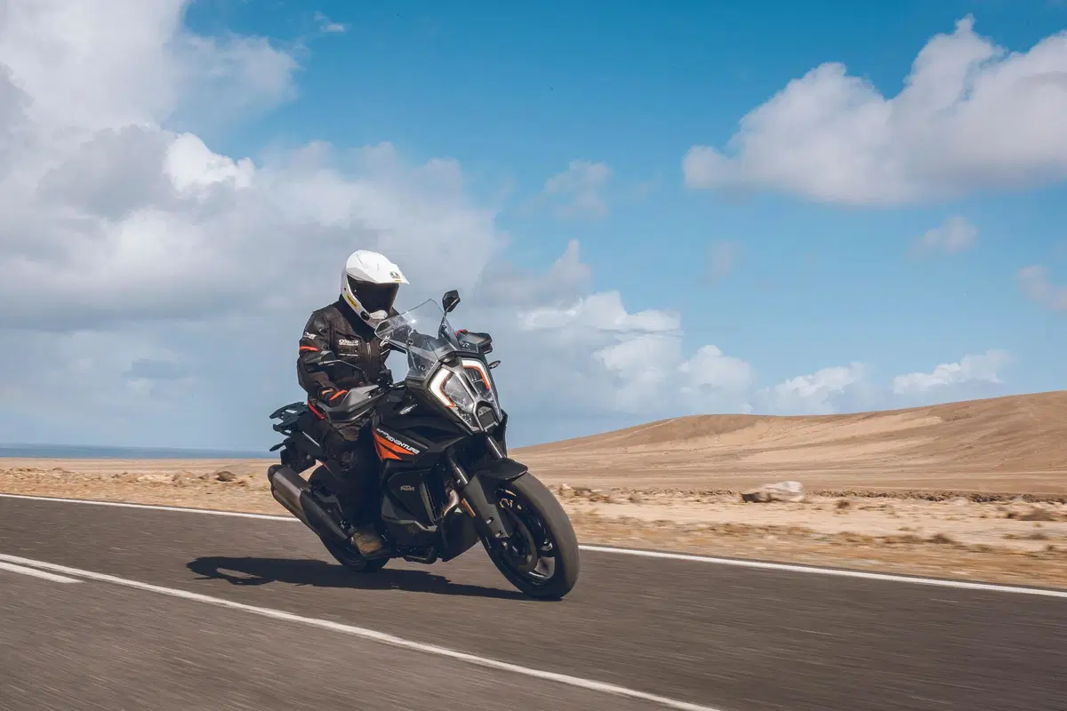 KTM 1290 SUPER ADVENTURE S Test 2021: 160 cv, elettronica al top (5)