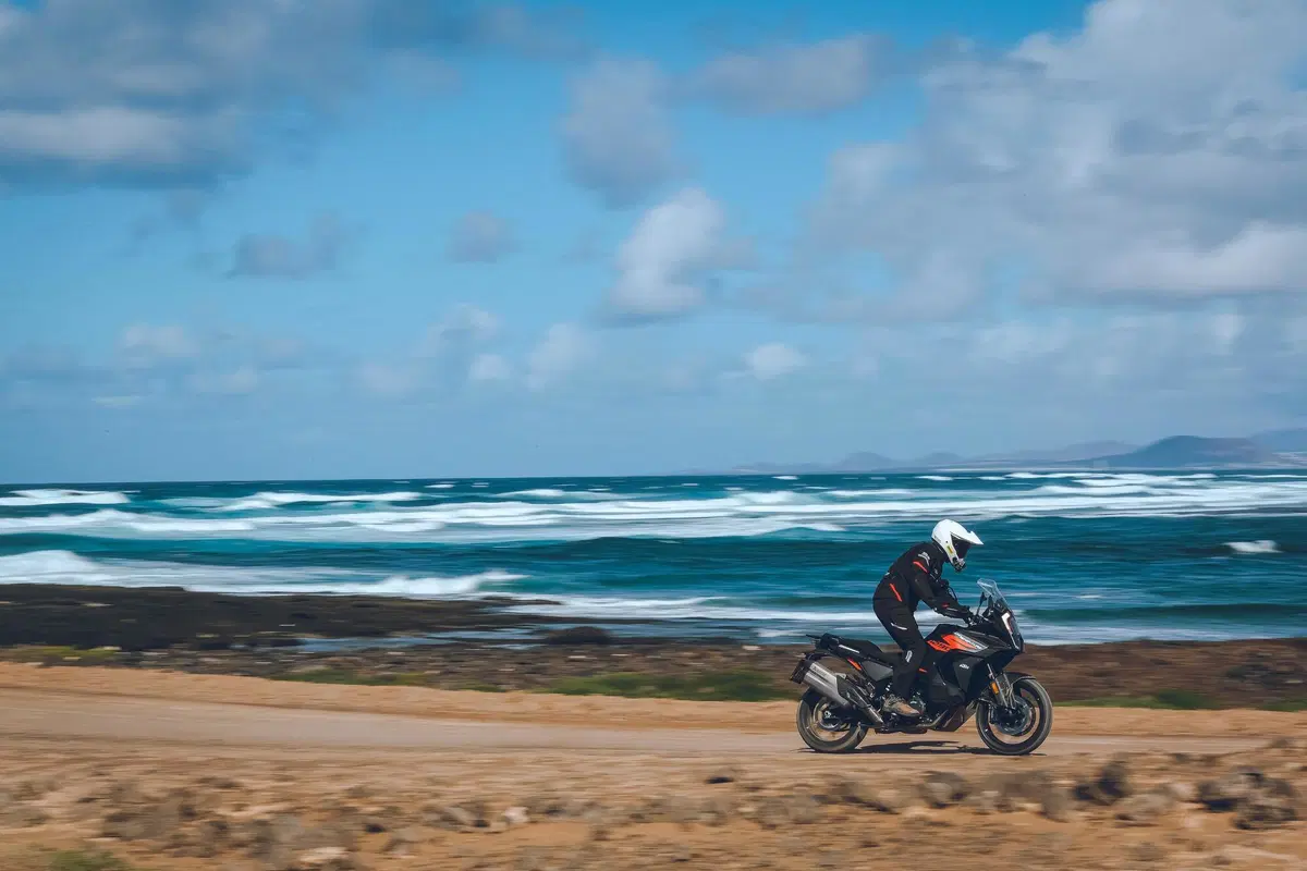 KTM 1290 SUPER ADVENTURE S Test 2021: 160 cv, elettronica al top (4)