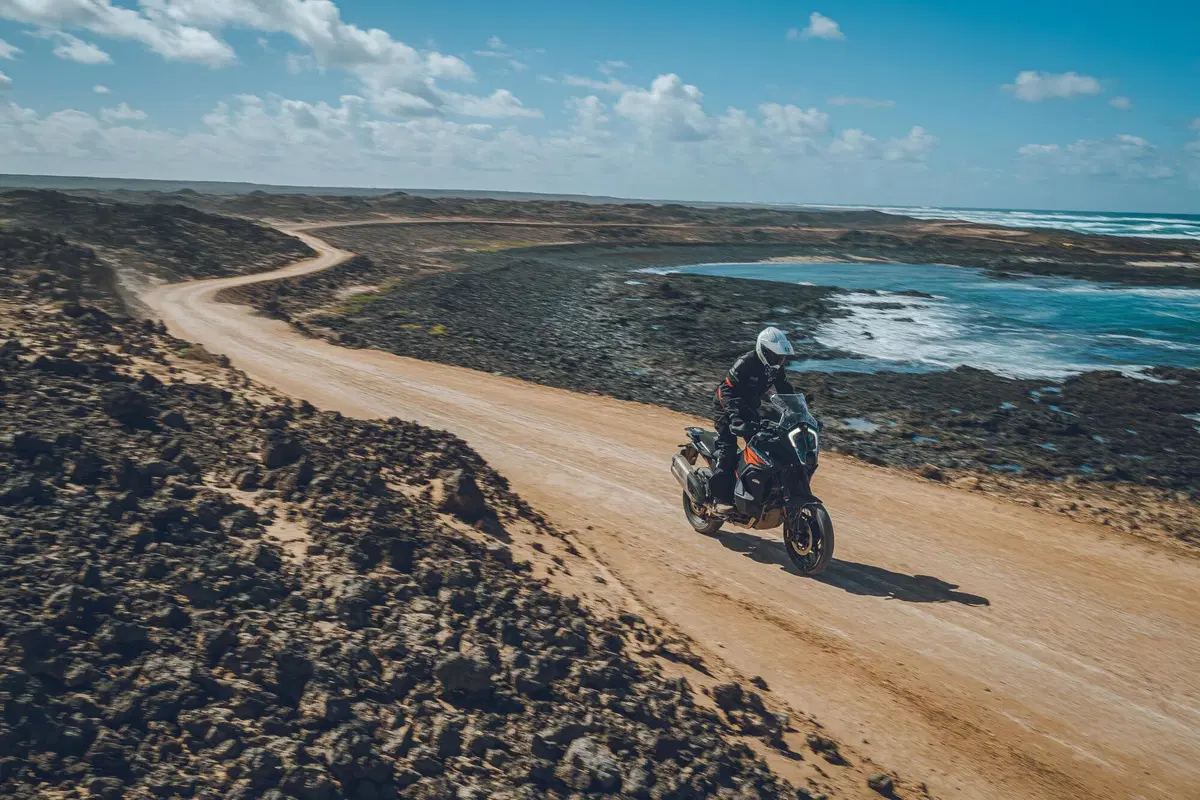 KTM 1290 SUPER ADVENTURE S Test 2021: 160 cv, elettronica al top (10)