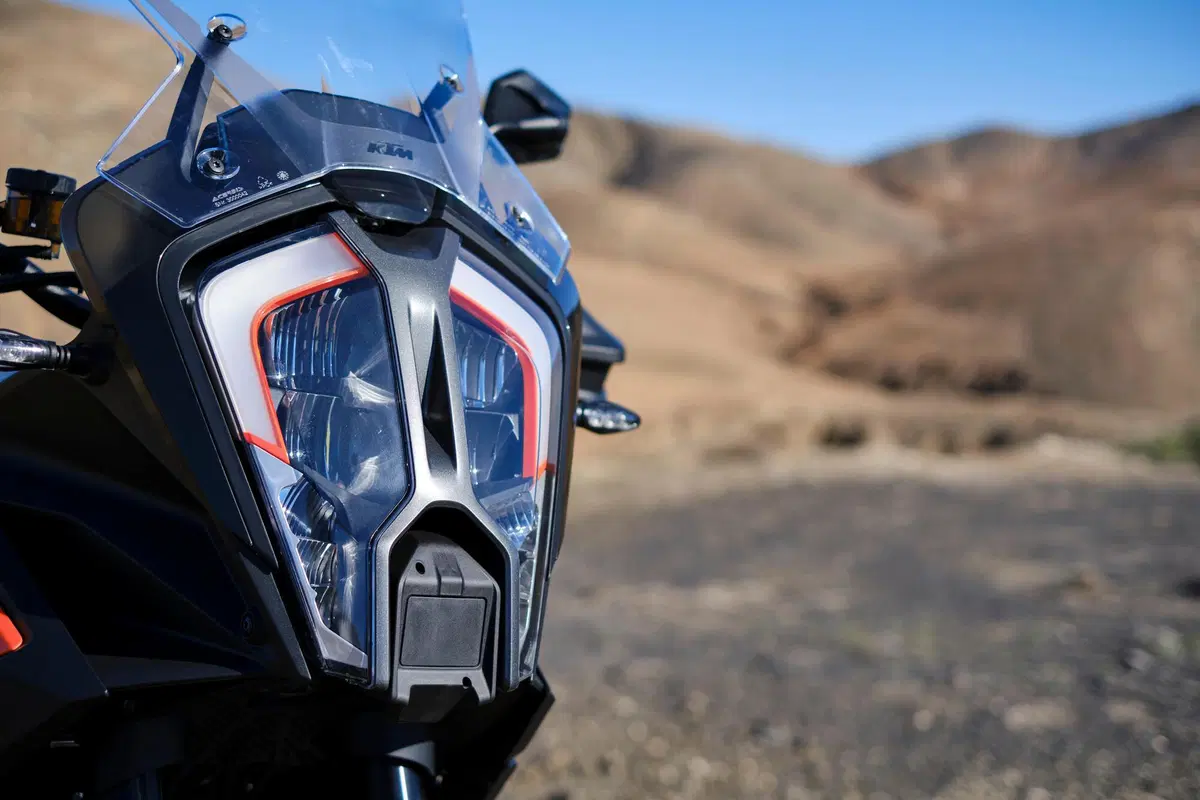 KTM 1290 SUPER ADVENTURE S Test 2021: 160 cv, elettronica al top