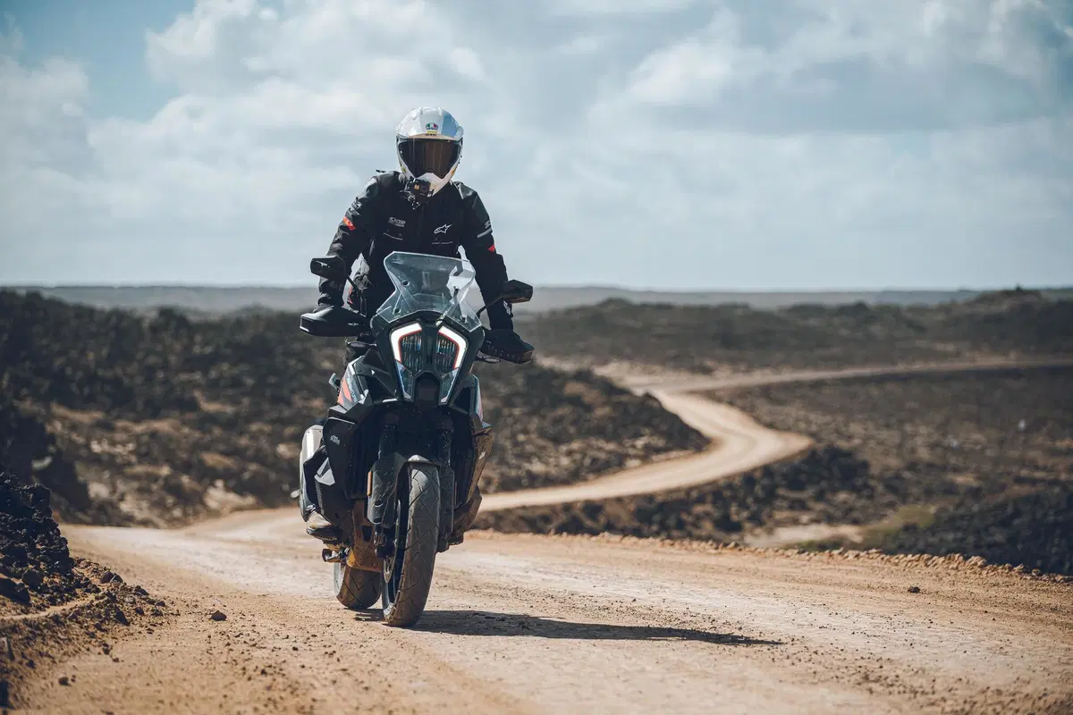 KTM 1290 SUPER ADVENTURE S Test 2021: 160 cv, elettronica al top (3)