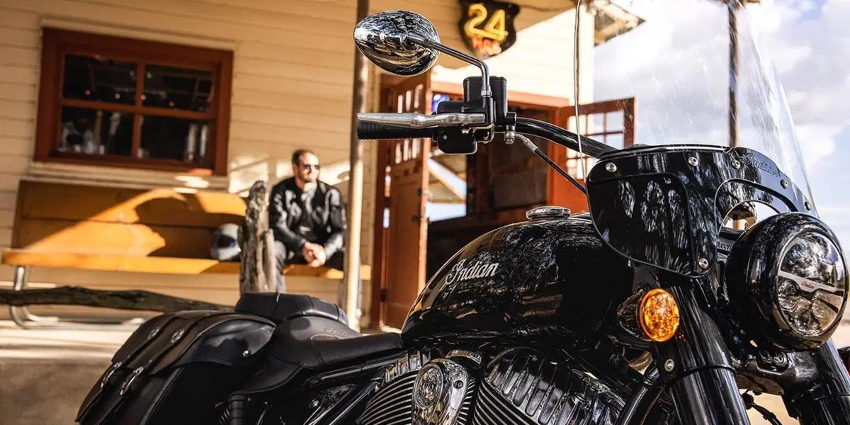 Indian 2021: tre nuove cruiser Chief per il centenario. Foto e prezzi (2)