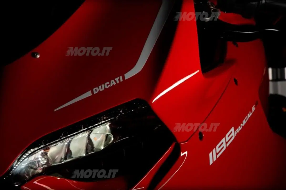 Claudio Domenicali: “La Panigale R incorpora il massimo delle tecnologie disponibili”  (2)