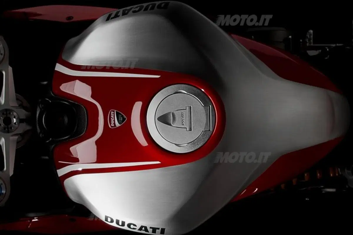 Claudio Domenicali: “La Panigale R incorpora il massimo delle tecnologie disponibili”  (3)