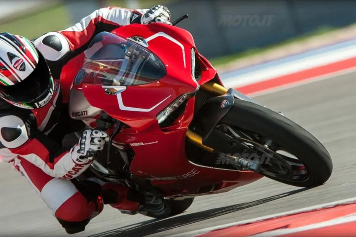 Claudio Domenicali: “La Panigale R incorpora il massimo delle tecnologie disponibili”  (7)