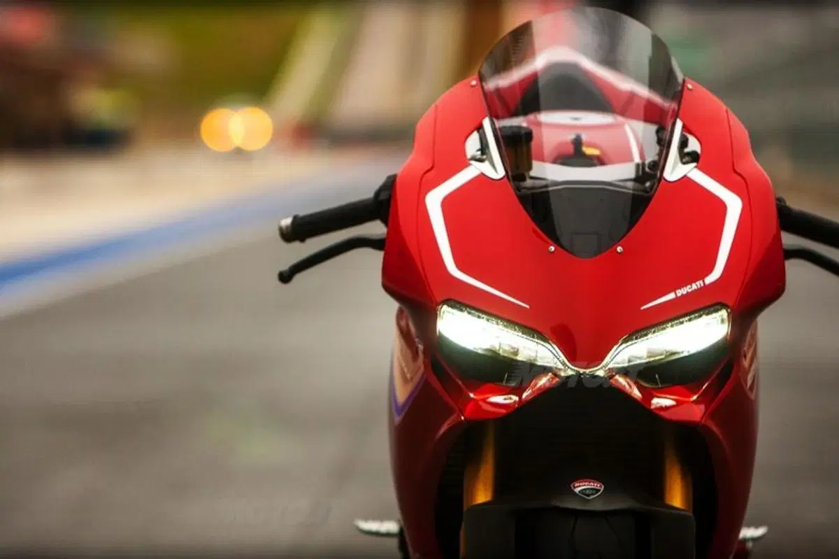 Claudio Domenicali: “La Panigale R incorpora il massimo delle tecnologie disponibili”  (14)