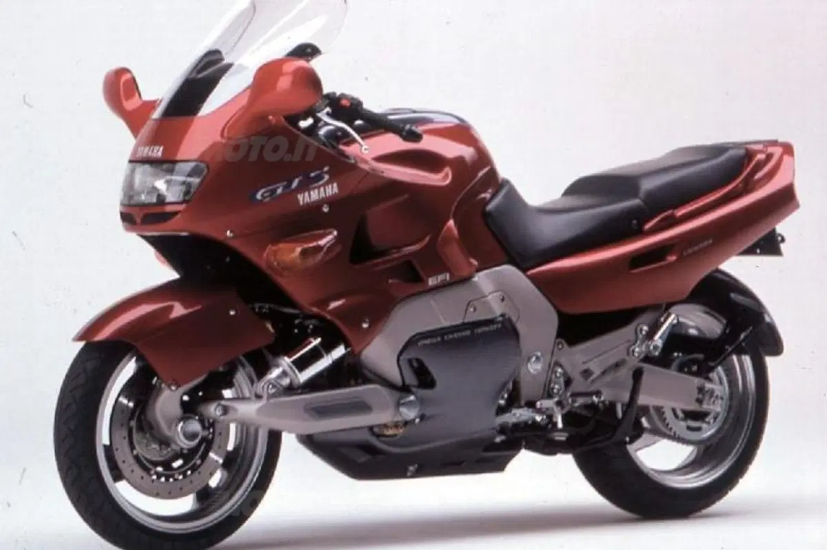 Una Yamaha con forcellone anteriore alla 8 ore di Suzuka (nel 1985) (4)