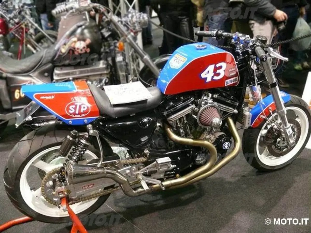 Le Strane di Moto.it: Harley-Davidson 883 Sportster Standard