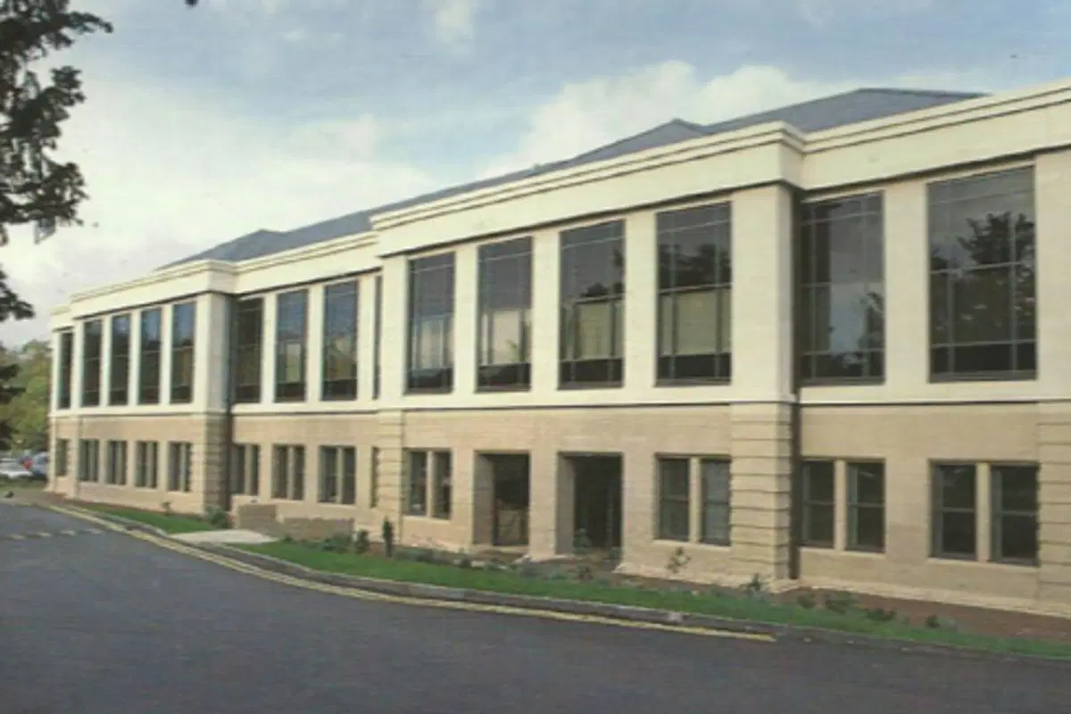 Norton cambia casa (5)