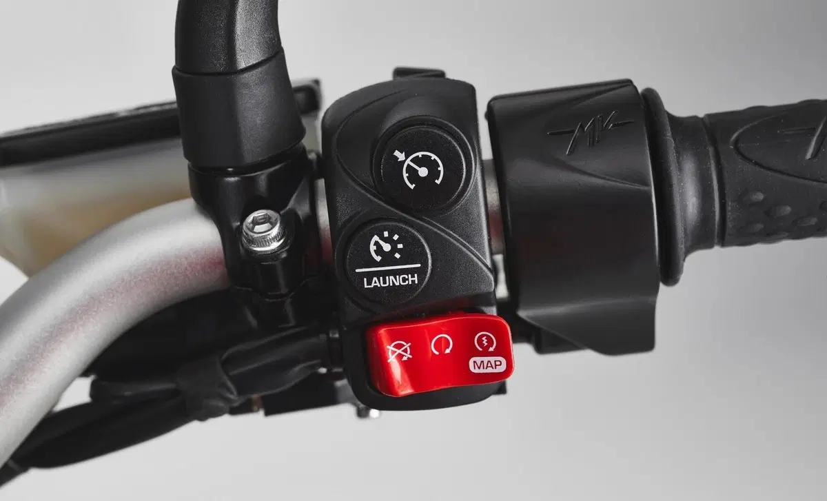 MV Agusta Brutale 800 Brutale 800 RR SCS (2021 - 22) (10)