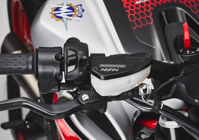 MV Agusta Dragster 800 Dragster 800 SCS RC (2021 - 22) (18)