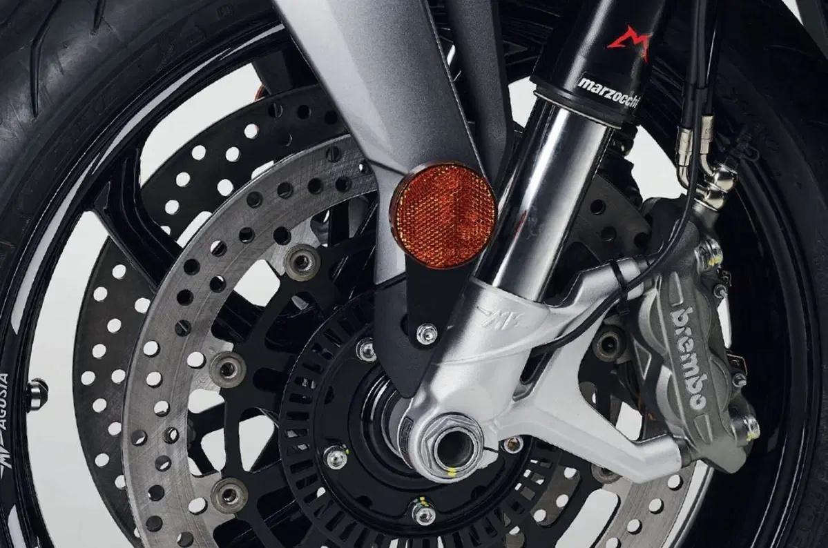 MV Agusta gamma Brutale 800 m.y. 2021: sono tre le versioni (4)