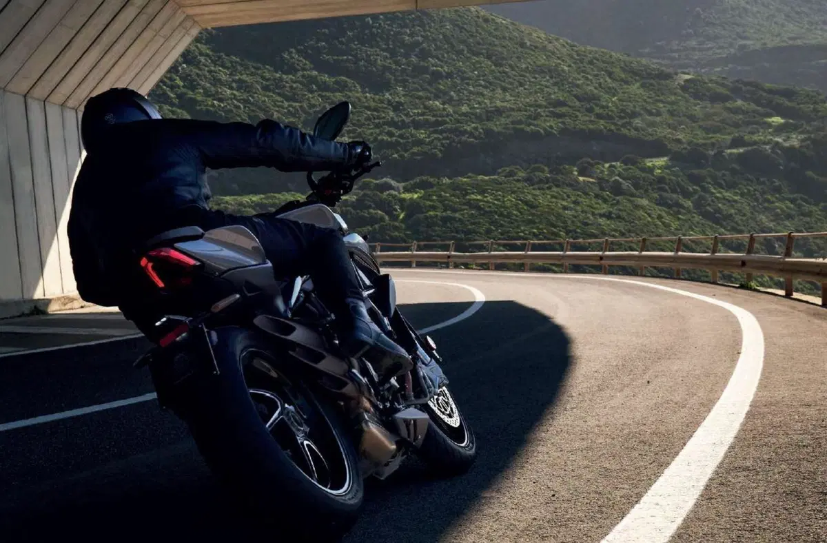 MV Agusta gamma Brutale 800 m.y. 2021: sono tre le versioni (7)