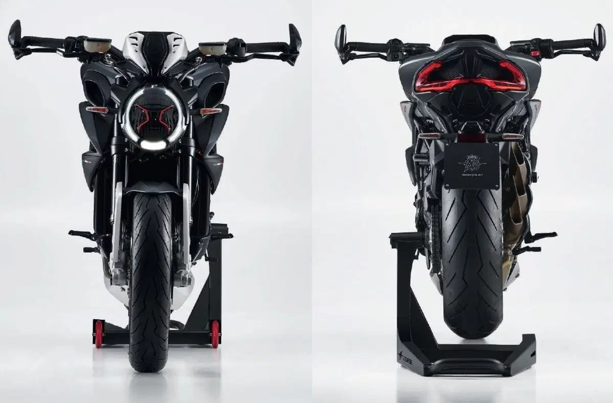 MV Agusta Dragster 800 m.y. 2021: quattro le versioni (5)