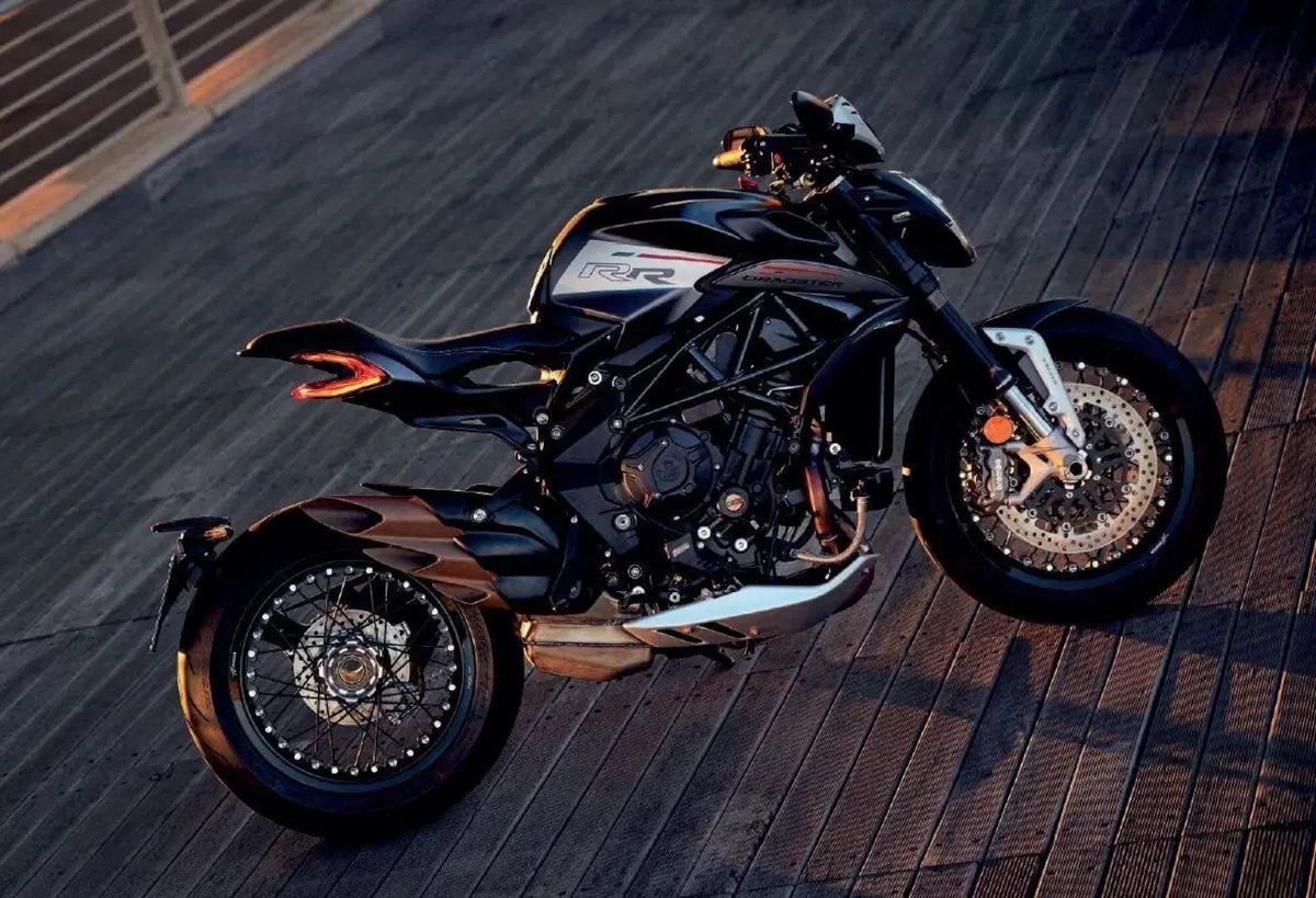 MV Agusta Dragster 800 m.y. 2021: quattro le versioni