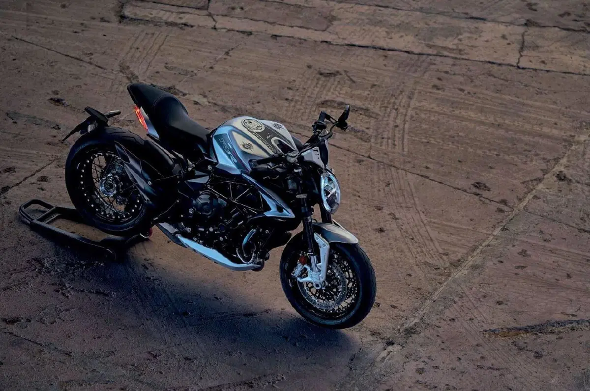 MV Agusta Dragster 800 m.y. 2021: quattro le versioni (10)
