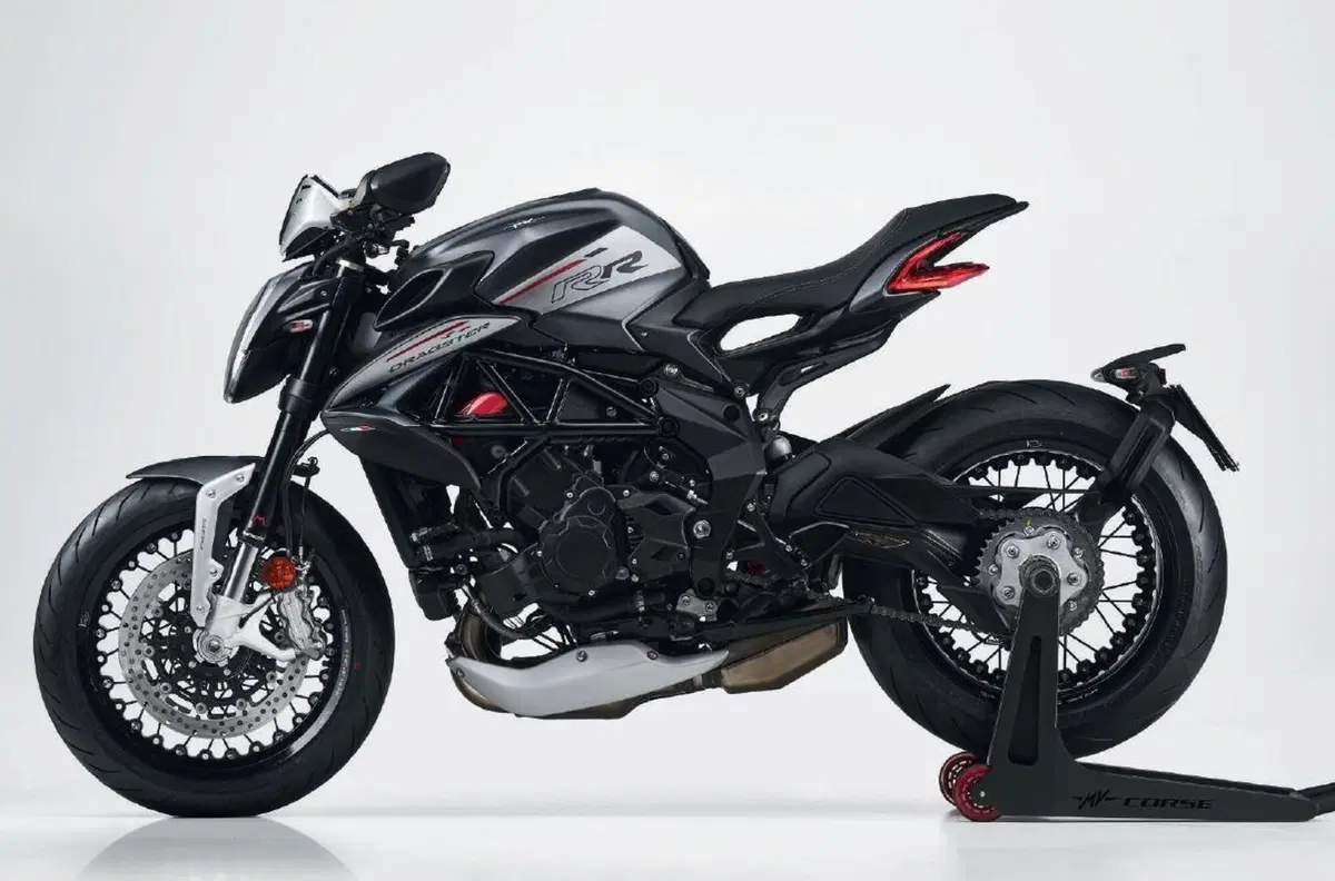MV Agusta Dragster 800 m.y. 2021: quattro le versioni (3)