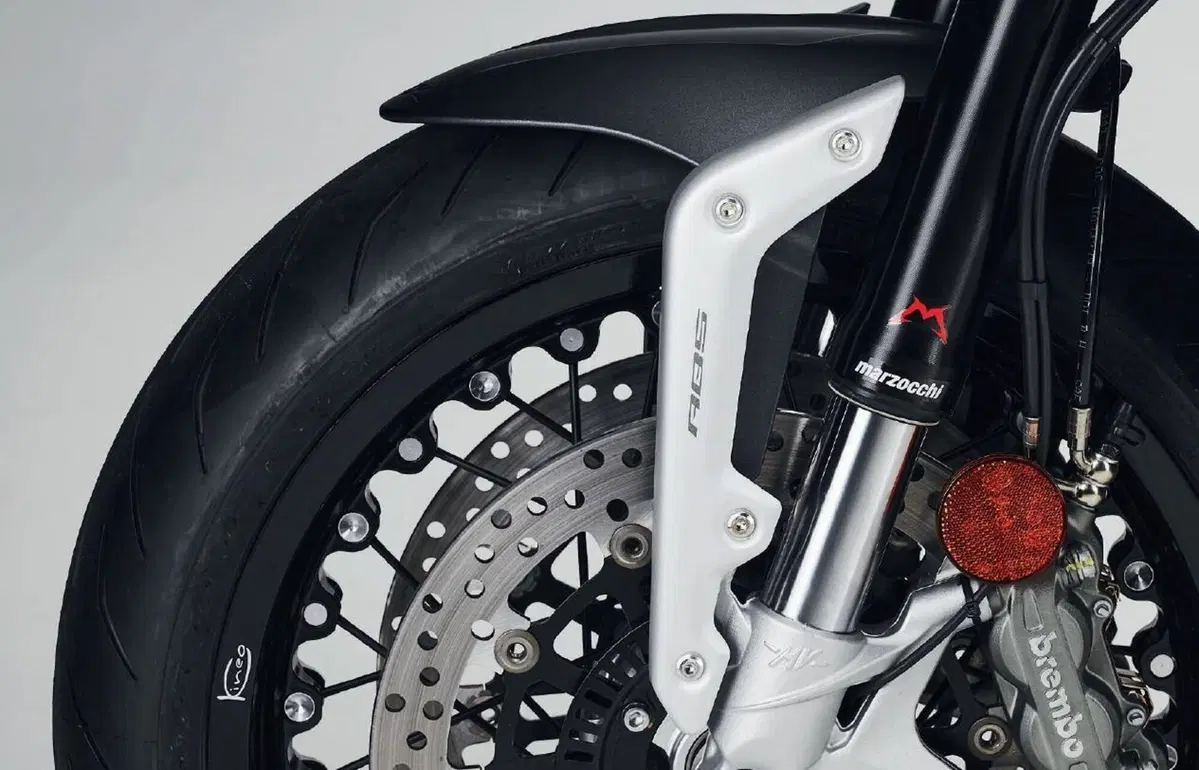 MV Agusta Dragster 800 m.y. 2021: quattro le versioni (5)