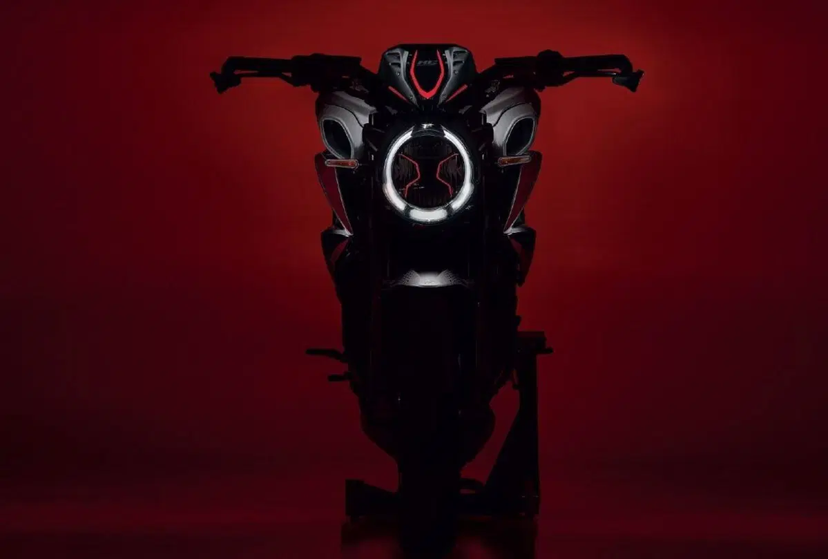 MV Agusta Dragster 800 m.y. 2021: quattro le versioni (3)