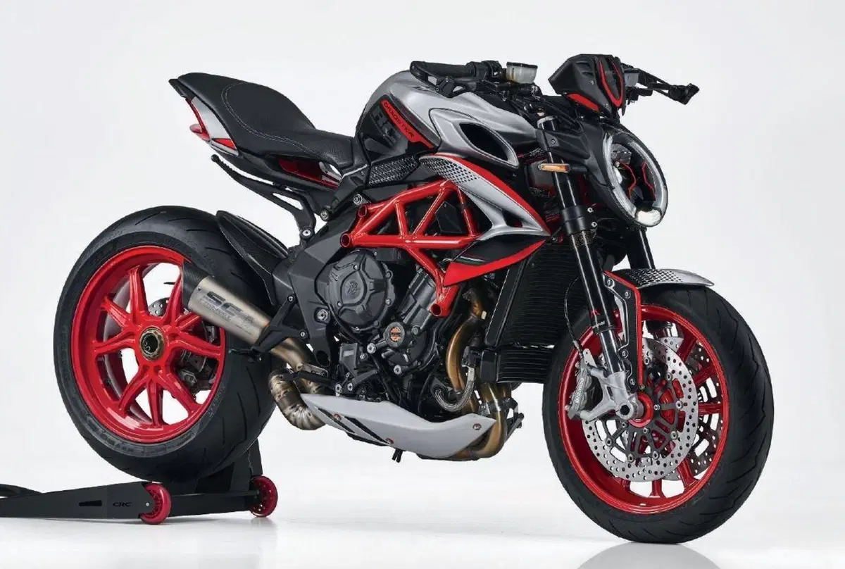 MV Agusta Dragster 800 m.y. 2021: quattro le versioni