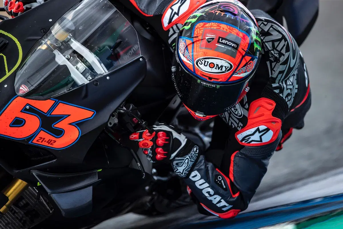 MotoGP. Piloti Ducati al completo sulla Panigale V4 [GALLERY] (13)
