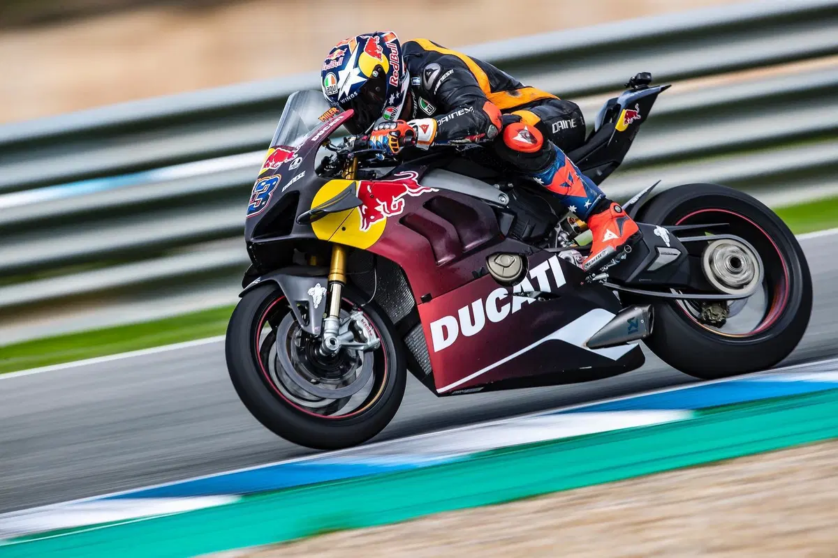 MotoGP. Piloti Ducati al completo sulla Panigale V4 [GALLERY] (15)