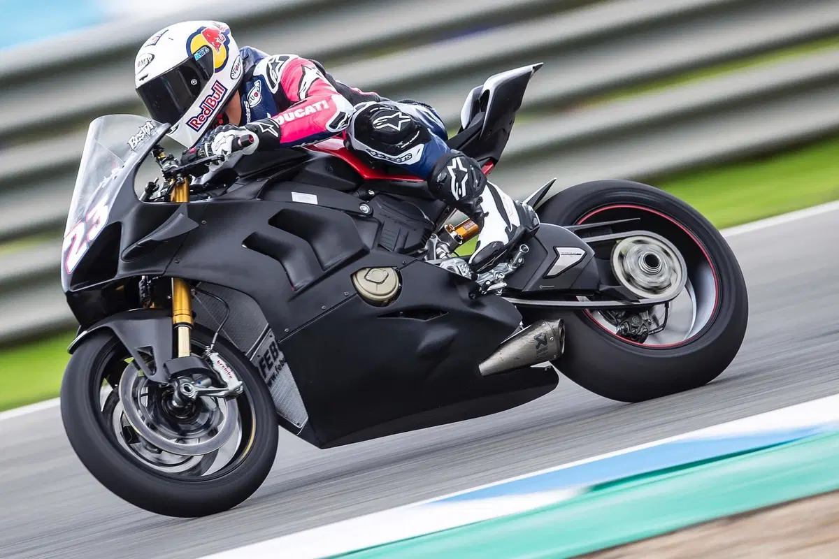 MotoGP. Piloti Ducati al completo sulla Panigale V4 [GALLERY] (19)
