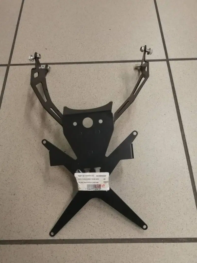 PORTA TARGA HONDA CBR 600 R '05/'06 Ferracci