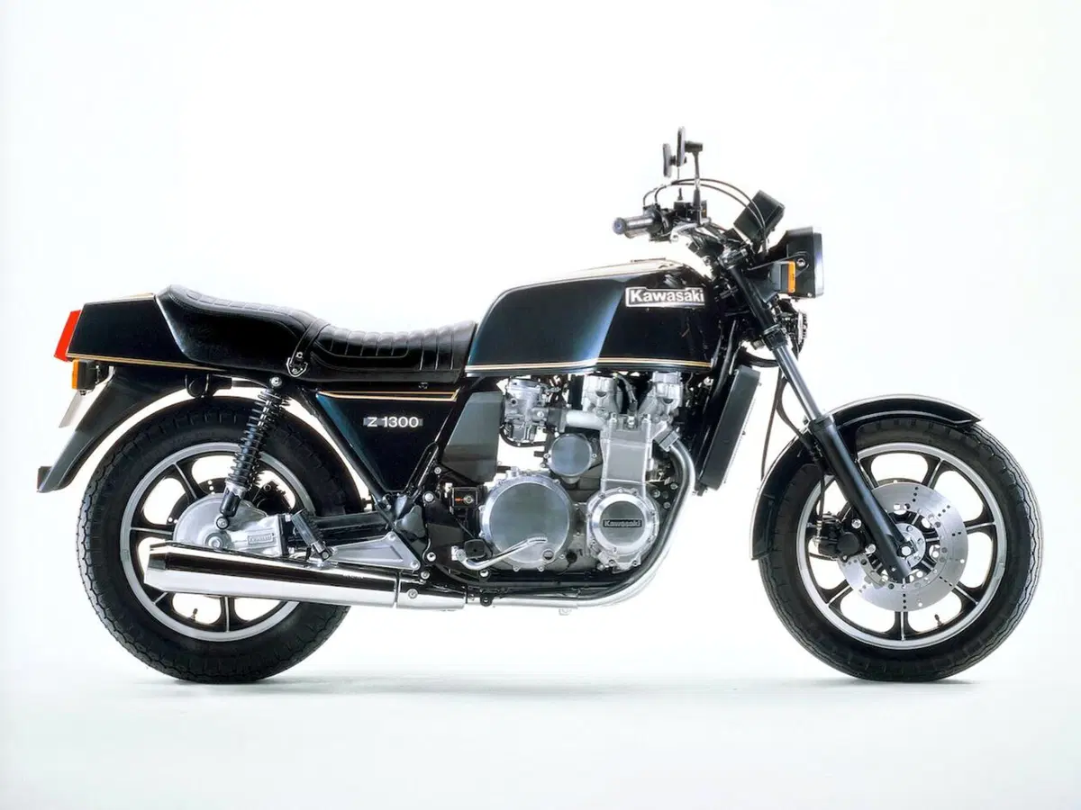 Le fantastiche moto a sei cilindri (6)