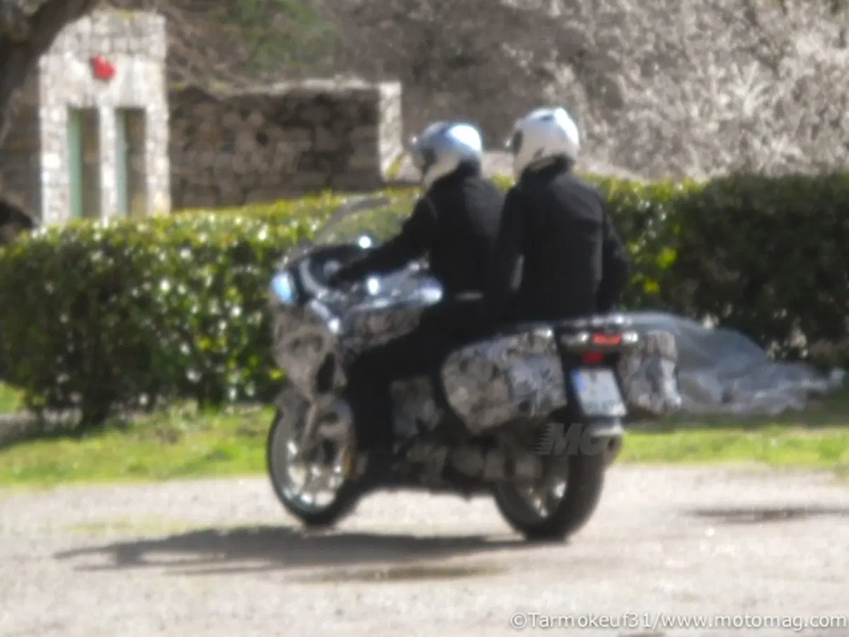 Video spia: la nuova BMW R1200RT 2014