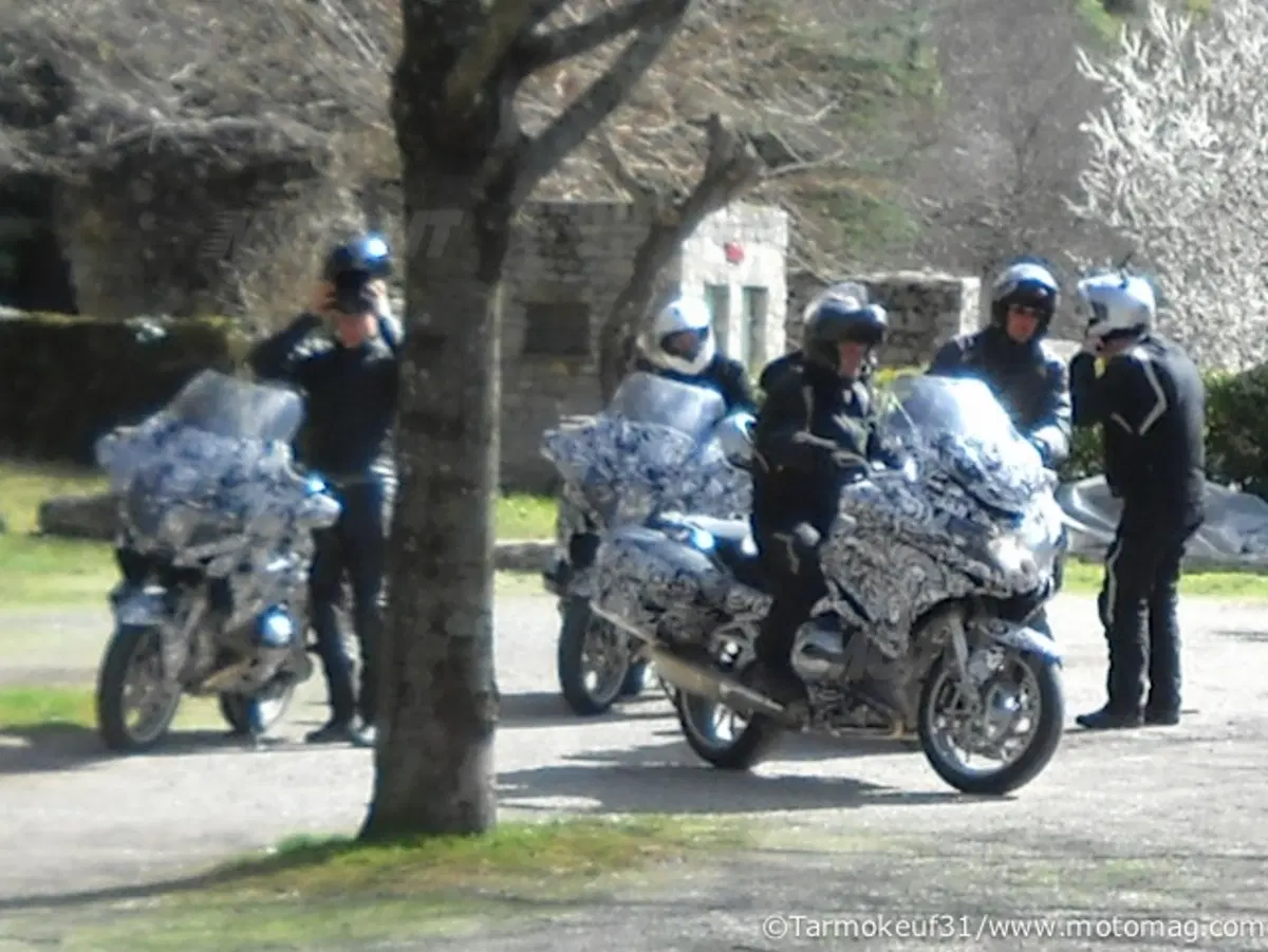 Video spia: la nuova BMW R1200RT 2014 (3)