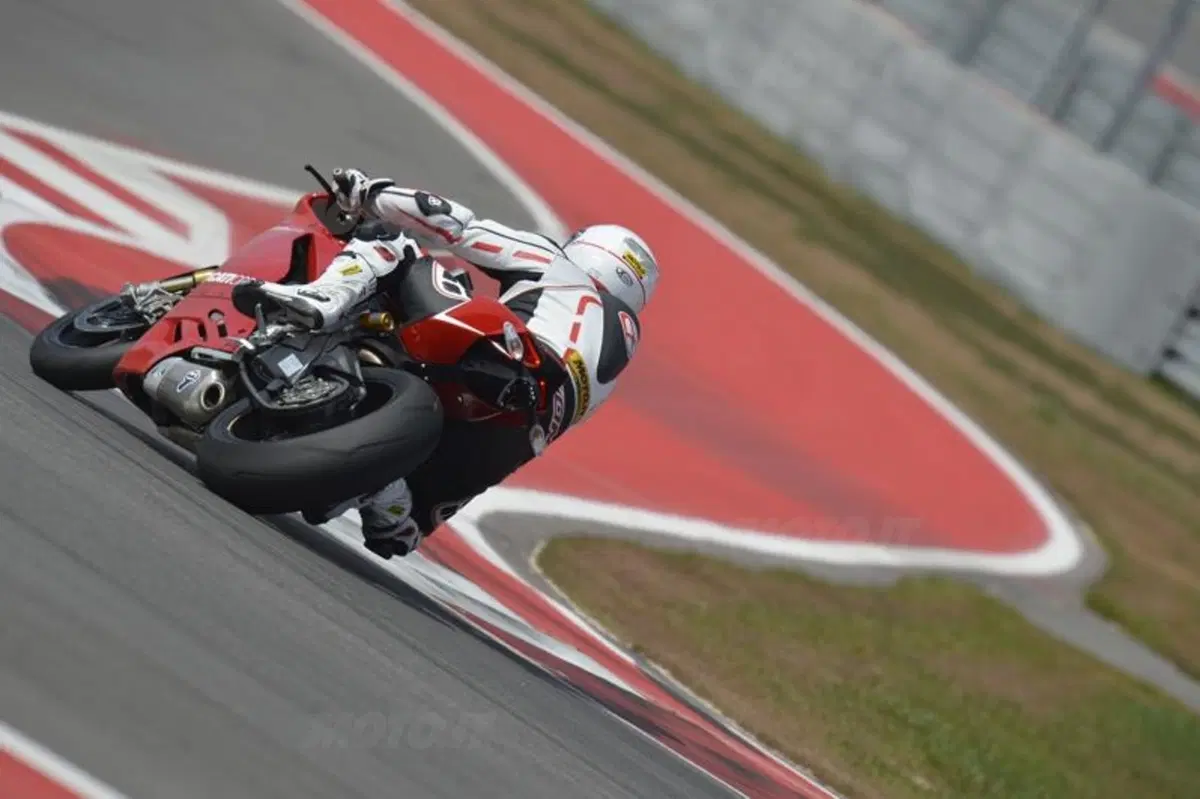 Ducati 1199 Panigale R  (2)
