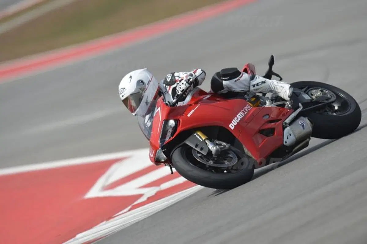 Ducati 1199 Panigale R  (3)