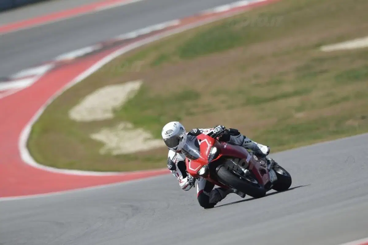 Ducati 1199 Panigale R  (5)