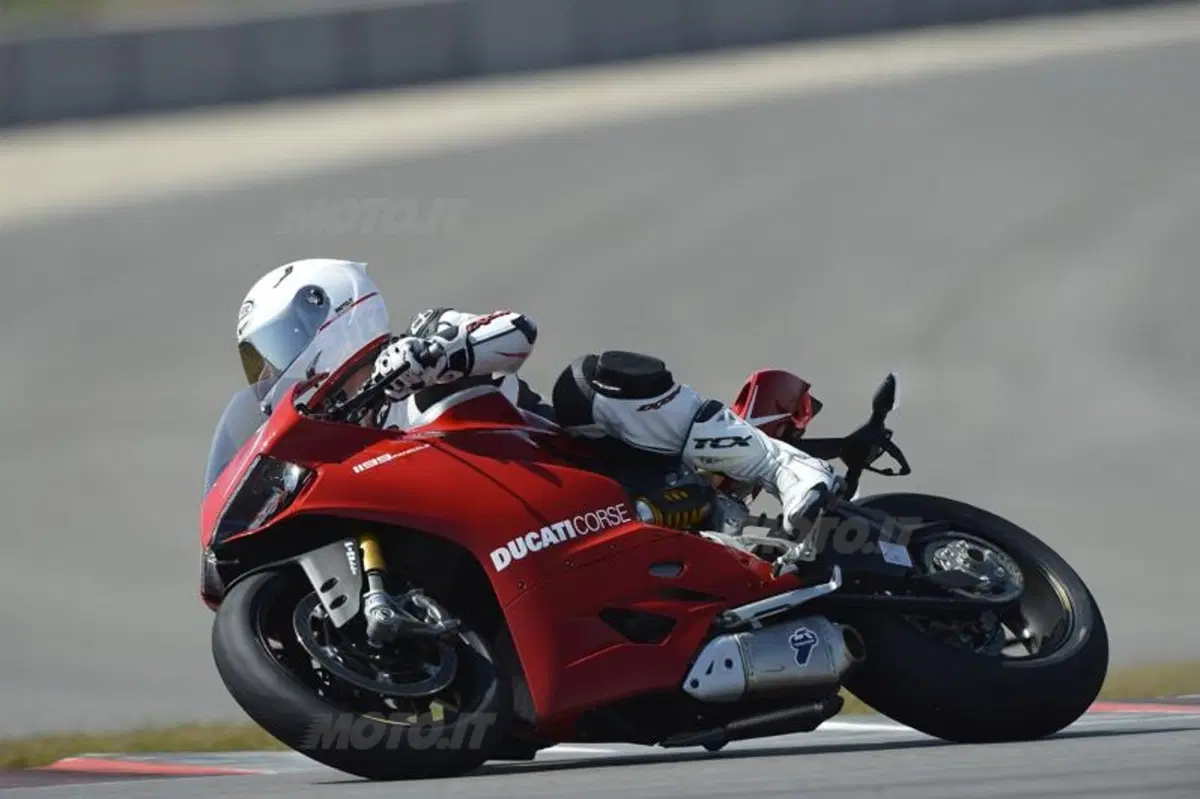Ducati 1199 Panigale R  (6)