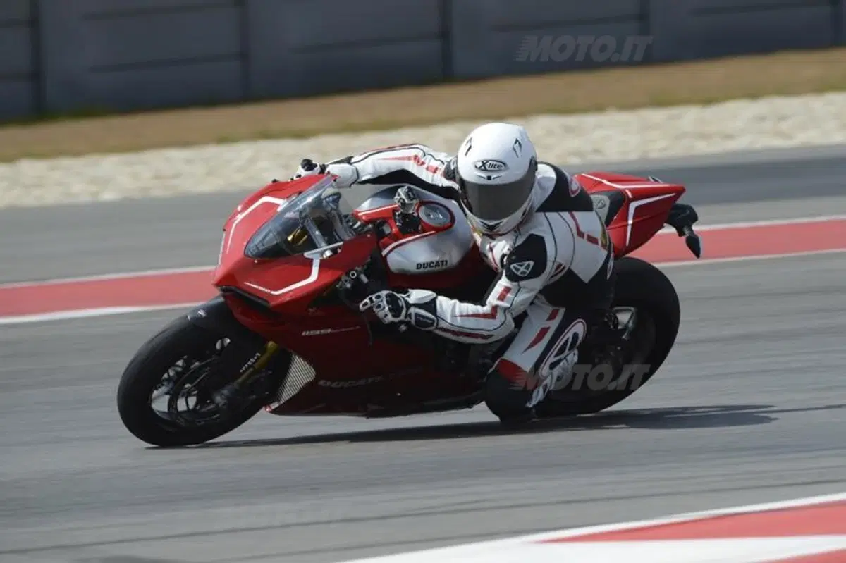 Ducati 1199 Panigale R  (7)