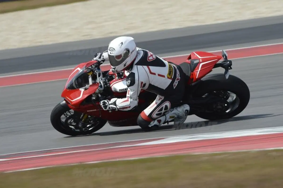 Ducati 1199 Panigale R  (8)
