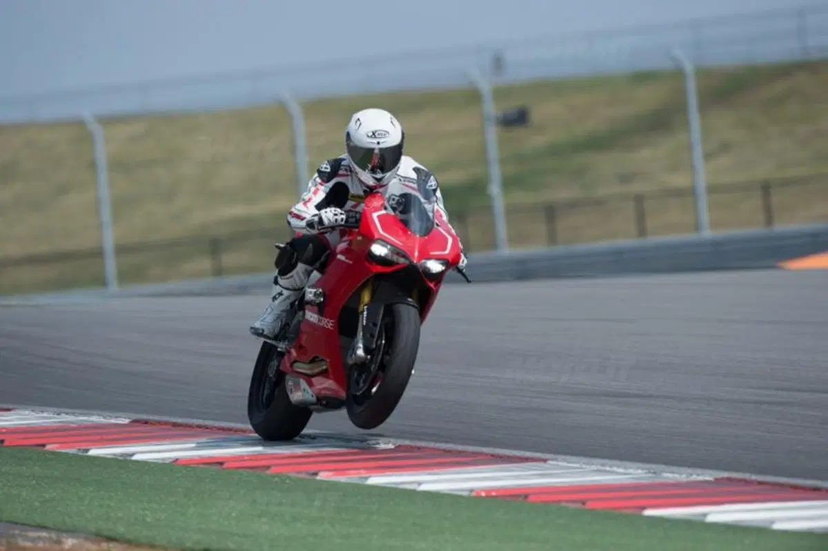 Ducati 1199 Panigale R  (10)