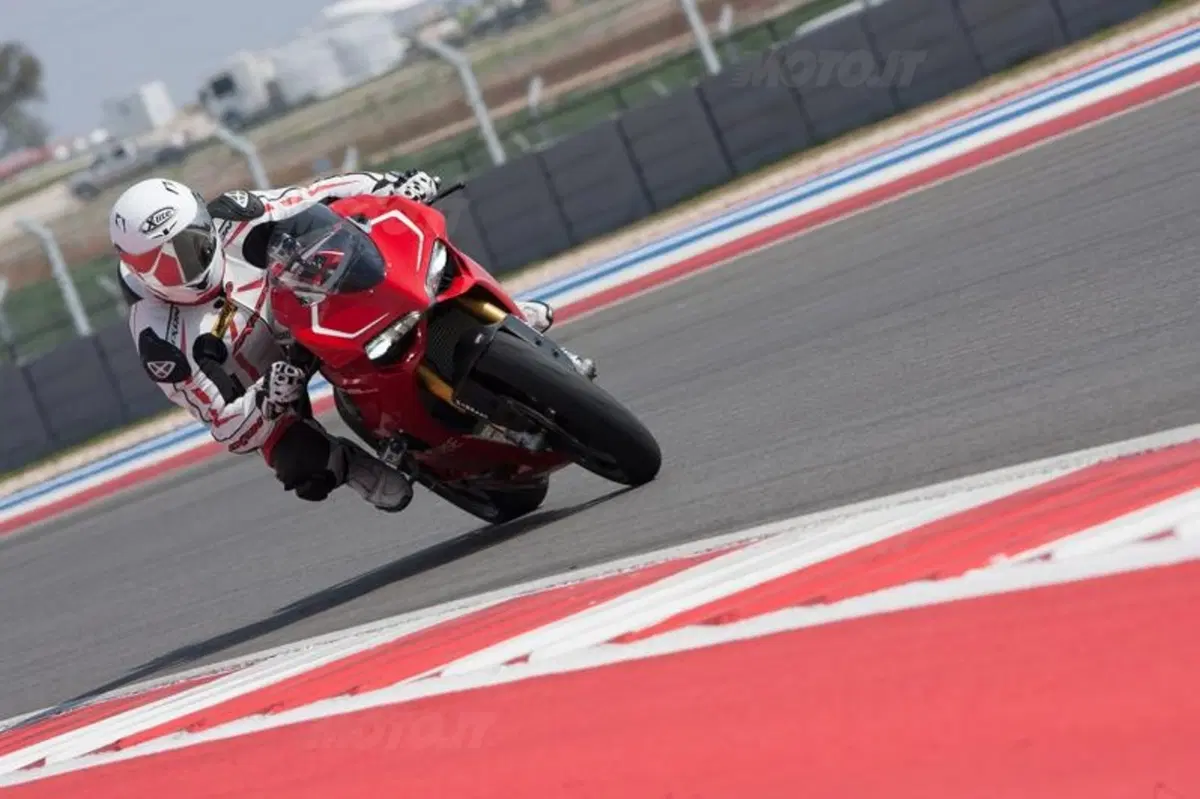 Ducati 1199 Panigale R  (14)